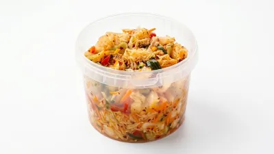 Пикантный салат из капусты с овощами и перцем