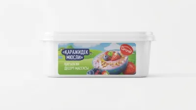 Десертная масса «Grand» с черной смородиной и мюсли (350 г)