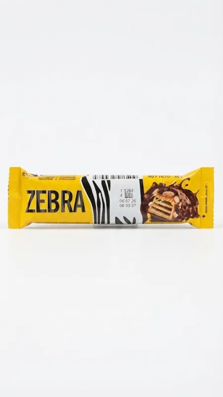 Шоколадный вафельный батончик Zebra с орехами и карамелью, 40 г